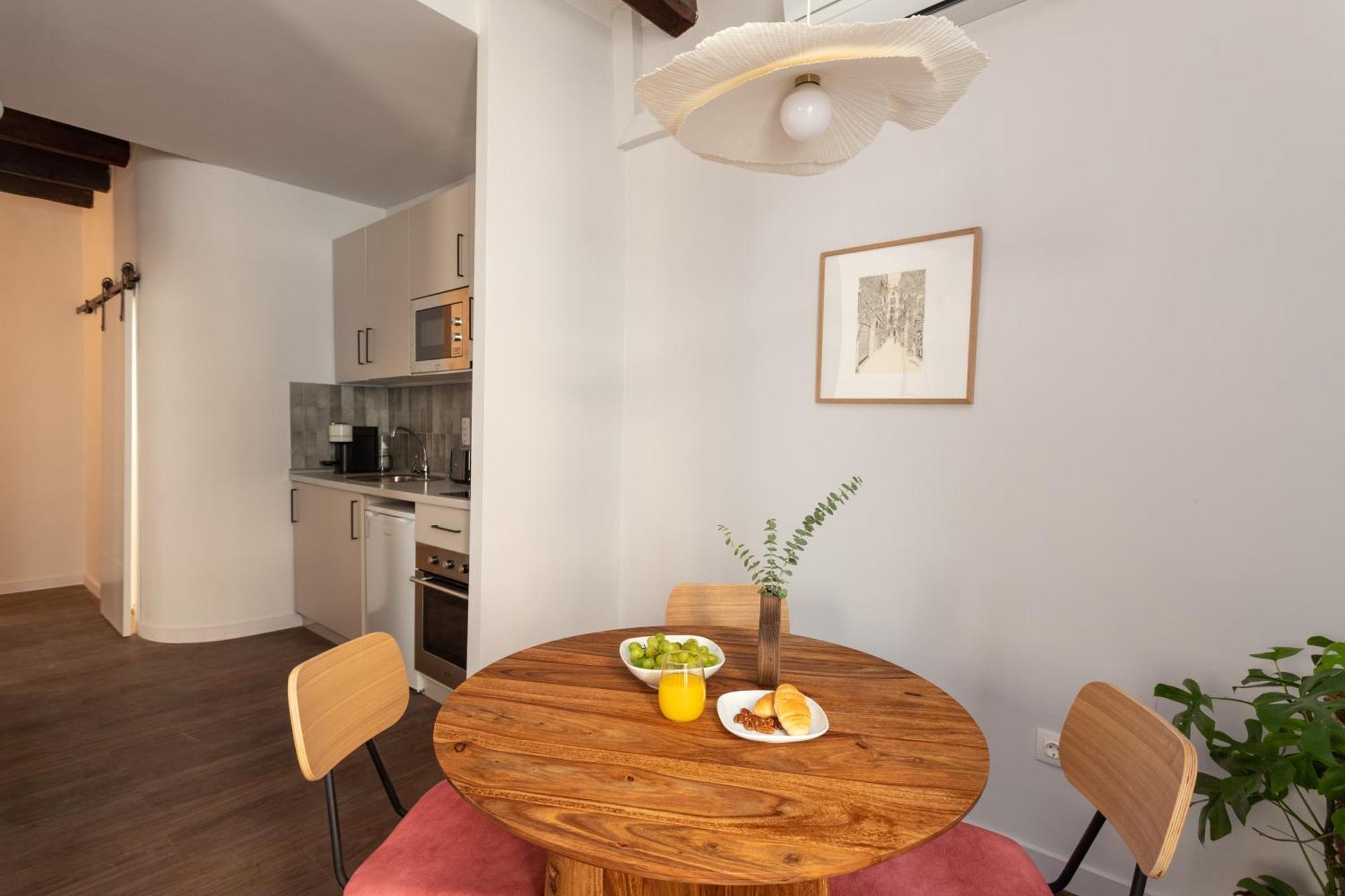 Comfy Stay Barcelona Cathedral Exterior photo